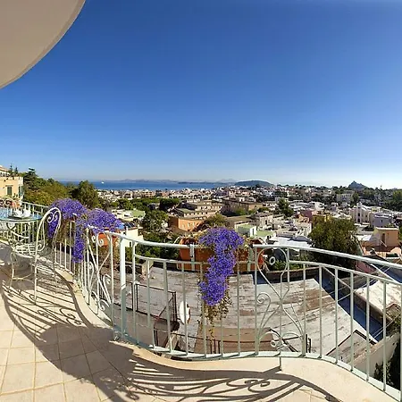 Ischia Sleeps 4 Air Con Wifi * Ischia